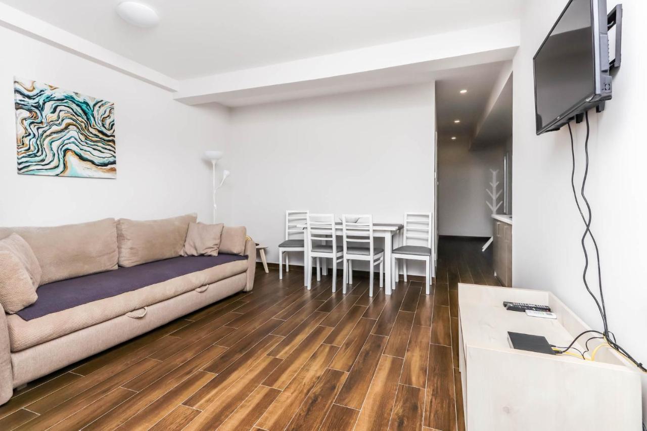 Timea Apartment Tivat Exteriör bild