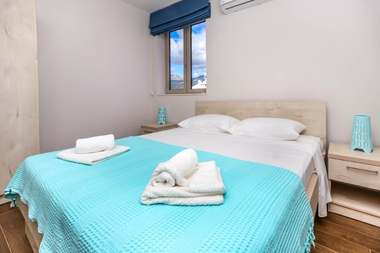 Timea Apartment Tivat Exteriör bild