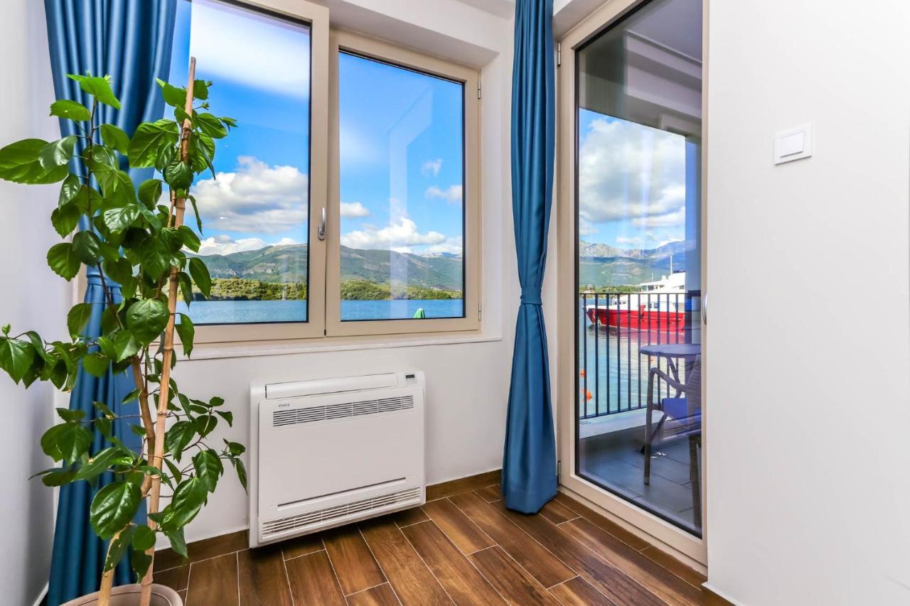 Timea Apartment Tivat Exteriör bild