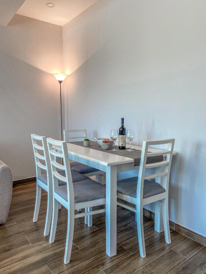 Timea Apartment Tivat Exteriör bild